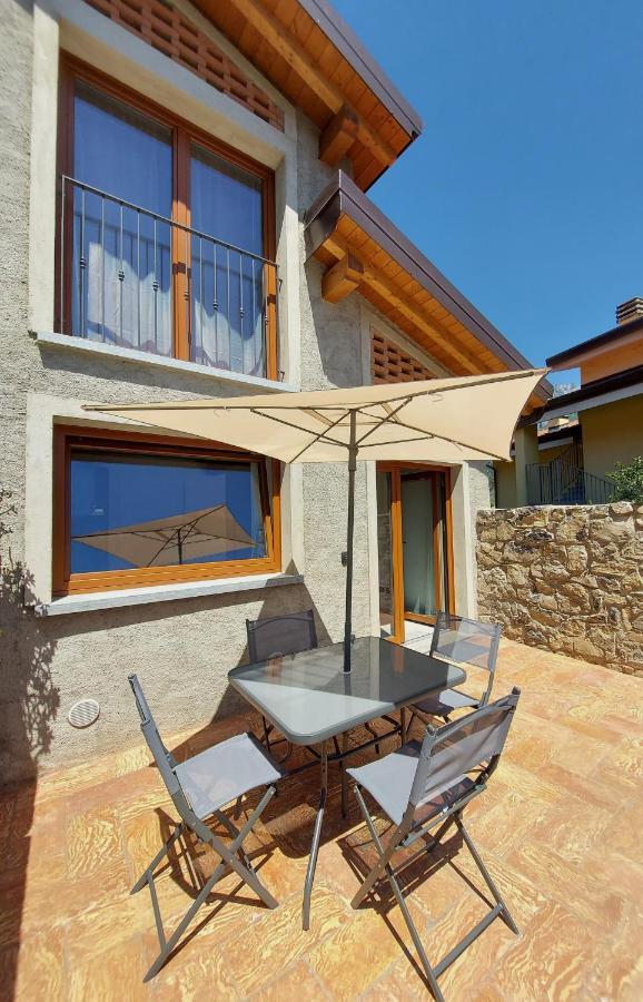 Our Happy Place - Casa Vacanze Per Il Viaggiatore Slow Mandello del Lario Exterior photo