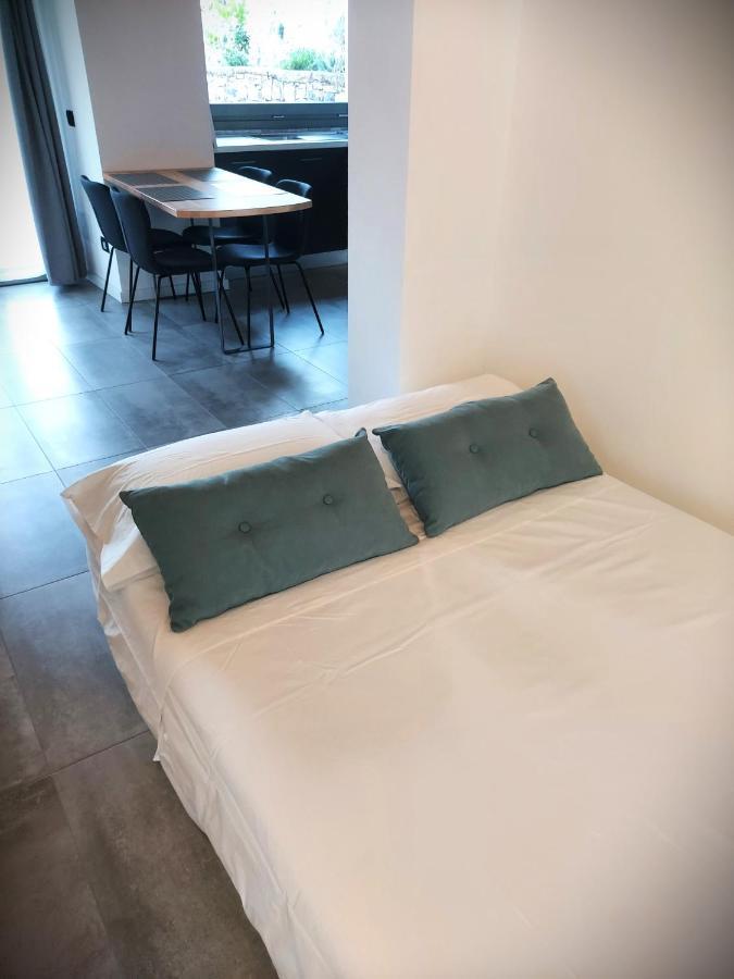 Our Happy Place - Casa Vacanze Per Il Viaggiatore Slow Mandello del Lario Exterior photo