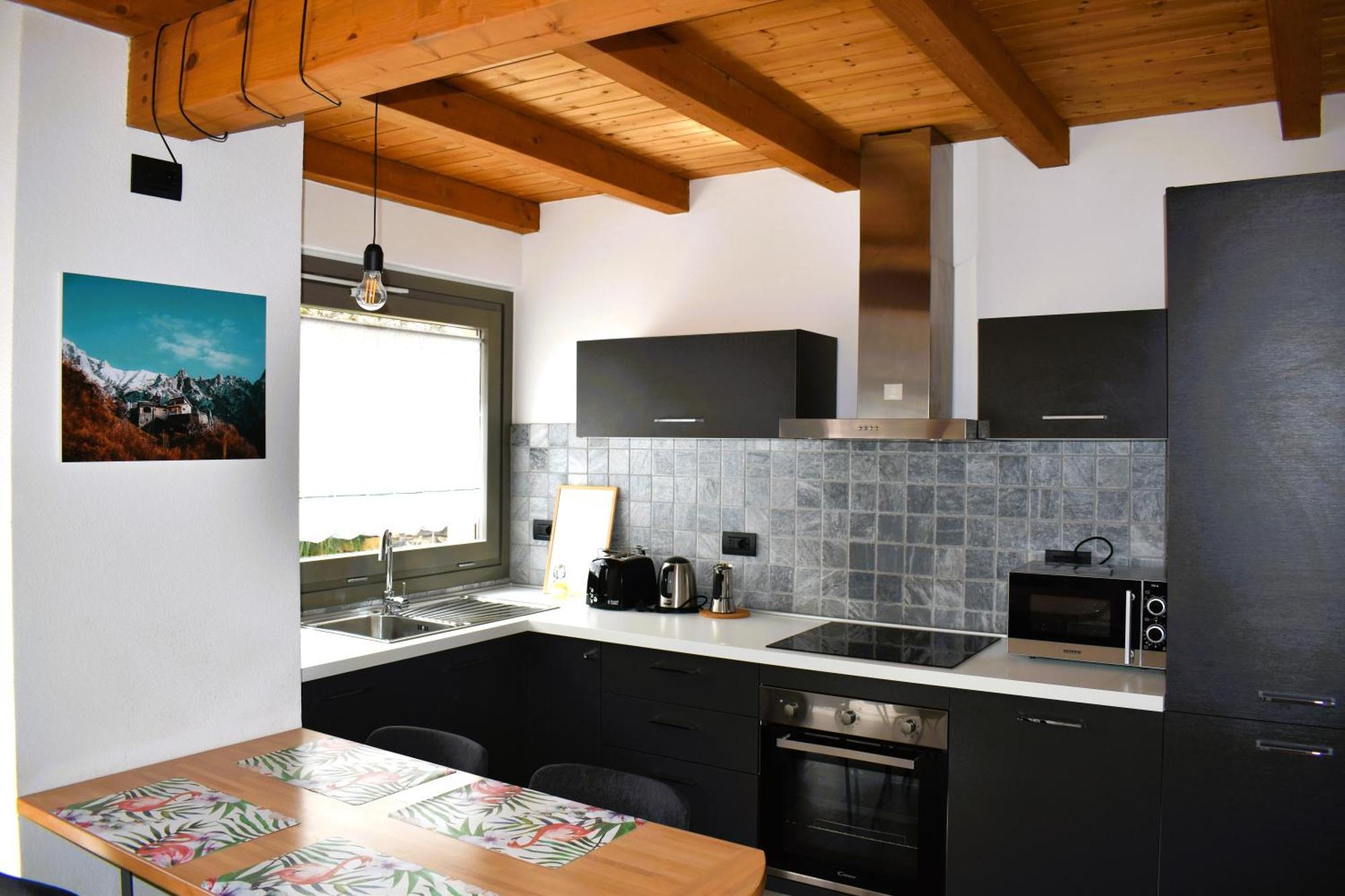 Our Happy Place - Casa Vacanze Per Il Viaggiatore Slow Mandello del Lario Exterior photo